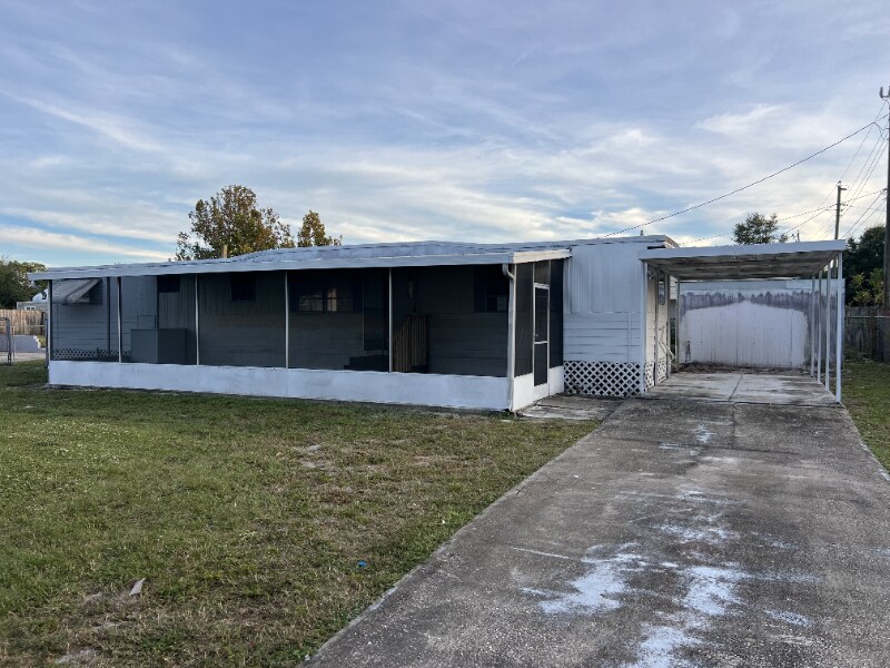3209 Norfolk St in Mims, FL - Building Photo