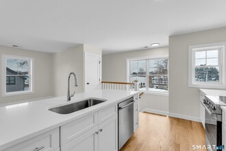 31 Drive Way in Guilford, CT - Building Photo - Building Photo