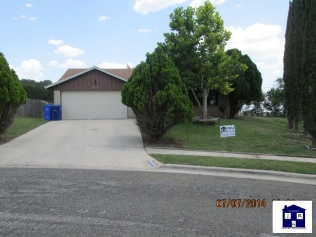 property at 2619 Phyllis Dr