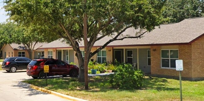 901 Lamar St in Elsa, TX - Building Photo - Building Photo