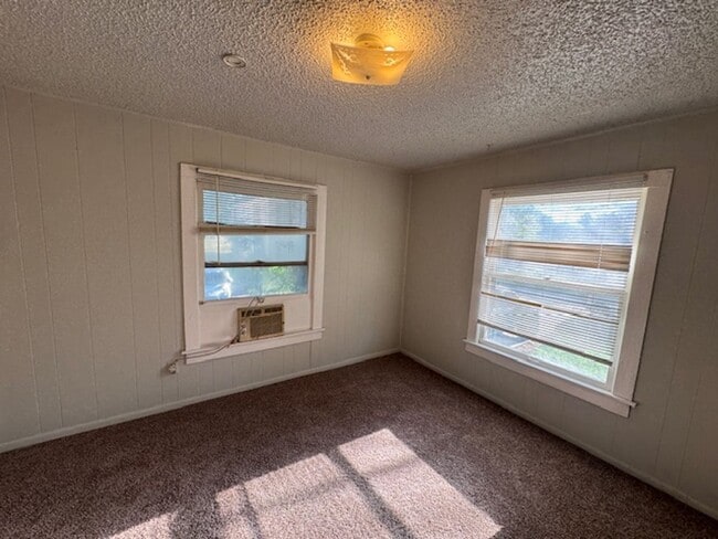 124 SE 38th St in Oklahoma City, OK - Building Photo - Building Photo
