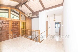 180 Somerset Rd in Piedmont, CA - Building Photo - Building Photo