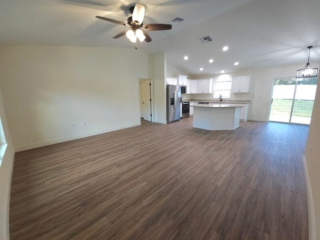 742 W Deacon Pl in Citrus Springs, FL - Building Photo - Building Photo