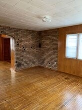 1215 Walnut St in Cedar Falls, IA - Building Photo - Building Photo