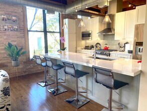 2511 W Moffat St in Chicago, IL - Building Photo - Building Photo