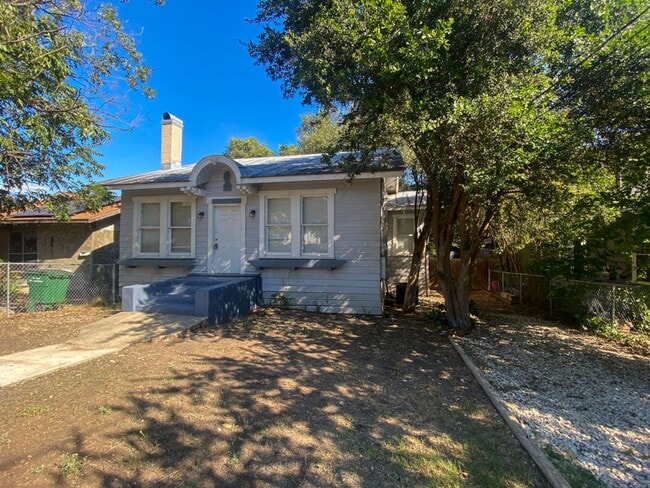 231 University Ave. in San Antonio, TX - Building Photo - Building Photo