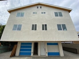 1031 N Cummings St, Unit 228 in Los Angeles, CA - Building Photo