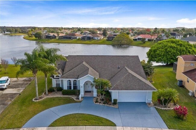 property at 3913 Kiawa Dr