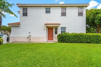 443 NE 21st Terrace in Homestead, FL - Building Photo - Building Photo