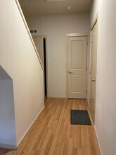 366 NW Pebble Ln in Issaquah, WA - Building Photo - Building Photo