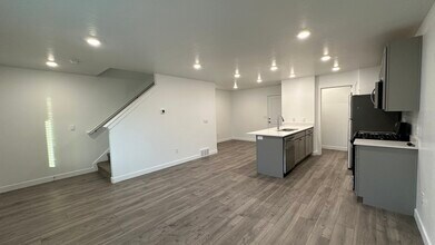 912 E Barrelman Ct in Saratoga Springs, UT - Building Photo - Building Photo