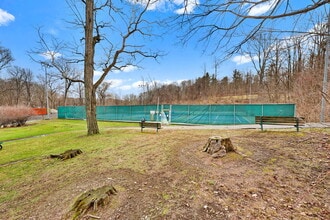 2881 Meadowcrest Dr in Yorktown Heights, NY - Building Photo - Building Photo