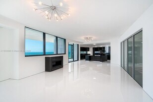 18555 Collins Ave, Unit 2801 in Sunny Isles Beach, FL - Building Photo