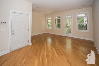 3247 N Seminary Ave in Chicago, IL - Building Photo - Building Photo