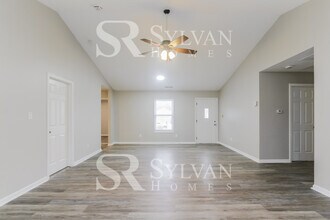 5084 Emmert Dr in Indianapolis, IN - Building Photo - Building Photo