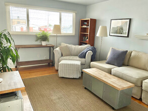 324 4th St, Unit Fully furnished in Manhattan Beach, CA - Building Photo - Building Photo