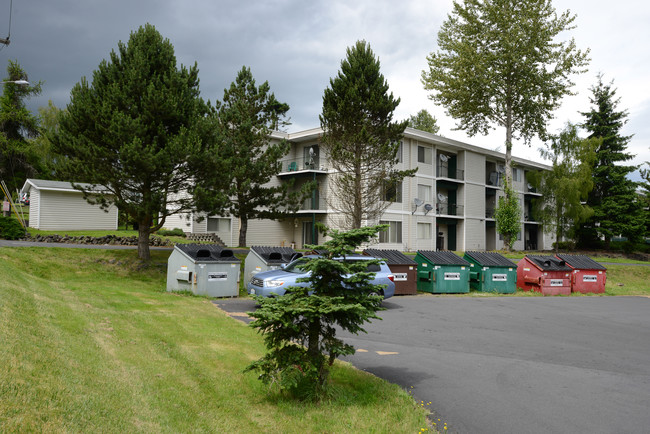 3208 Columbia Heights Rd in Longview, WA - Foto de edificio - Building Photo