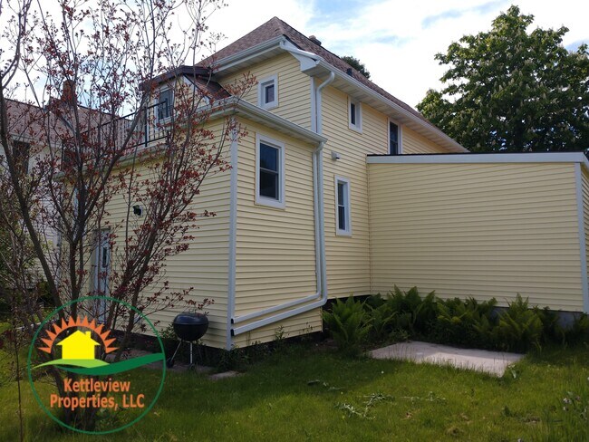 1527 South 10th Street in Sheboygan, WI - Building Photo - Building Photo