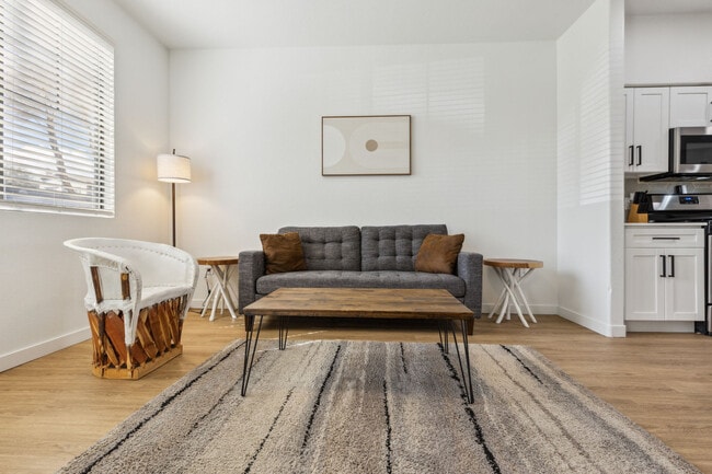 9450 W Cabela Dr in Glendale, AZ - Building Photo - Building Photo