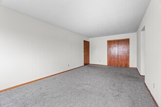 424 N English St in St. Paul, MN - Foto de edificio - Building Photo