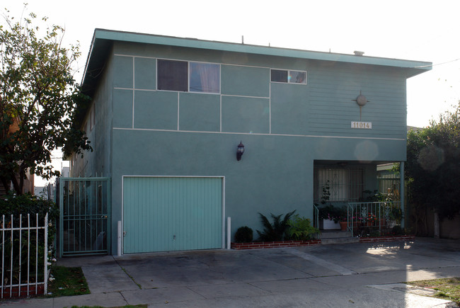 11014 S Burin Ave in Inglewood, CA - Building Photo - Building Photo