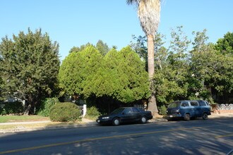 5719 Hazeltine Ave in Van Nuys, CA - Building Photo - Building Photo