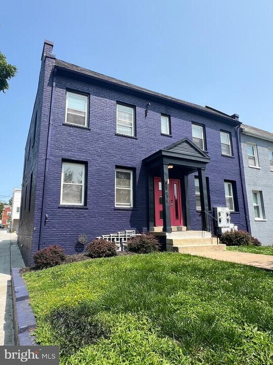 5619 1st Pl NW in Washington, DC - Building Photo
