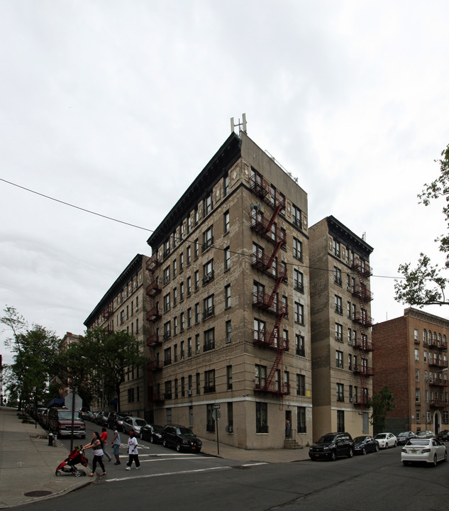 958-960 Saint Nicholas Ave in New York, NY - Foto de edificio