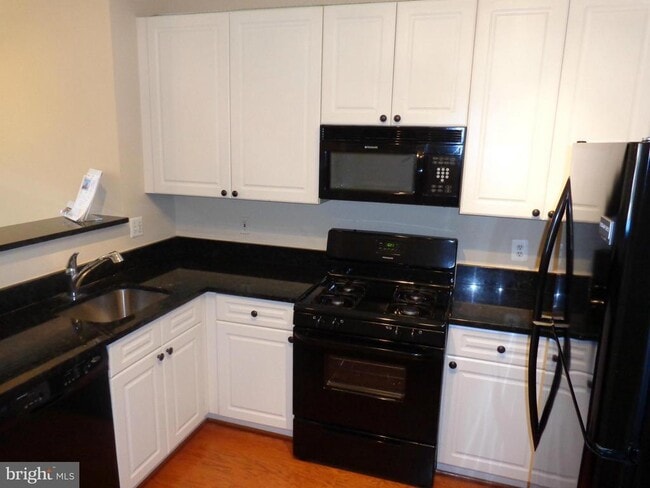 2700 Bellforest Ct in Vienna, VA - Building Photo - Building Photo