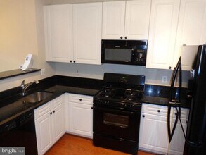 2700 Bellforest Ct in Vienna, VA - Building Photo - Building Photo