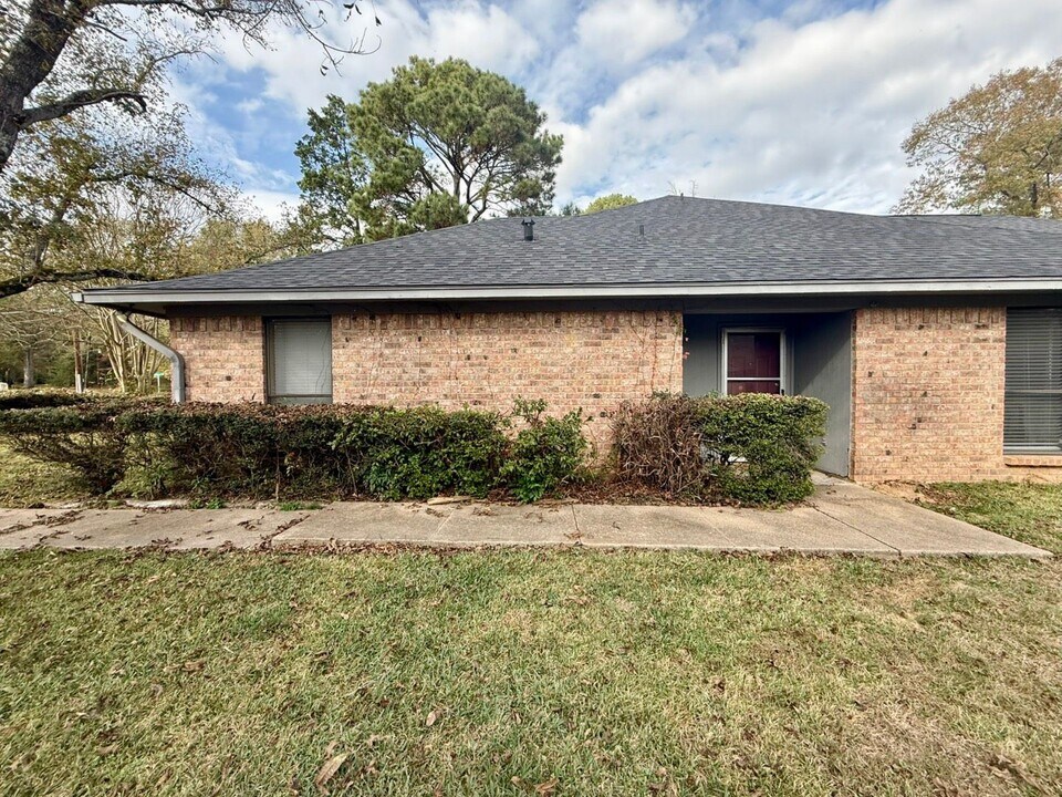 8302 Garrett Dr-Unit -8304 Garrett in Tyler, TX - Building Photo