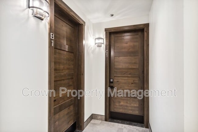 317 Akers Ln in Whitefish, MT - Building Photo - Building Photo