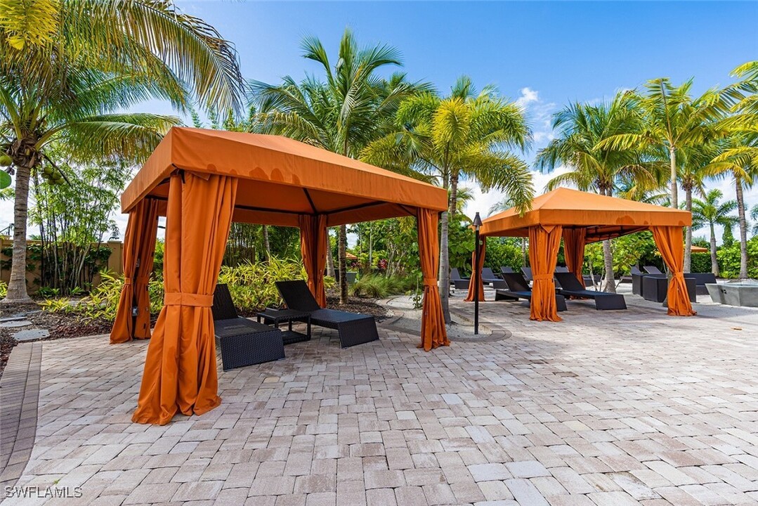 9419 Benvenuto Ct in Naples, FL - Building Photo