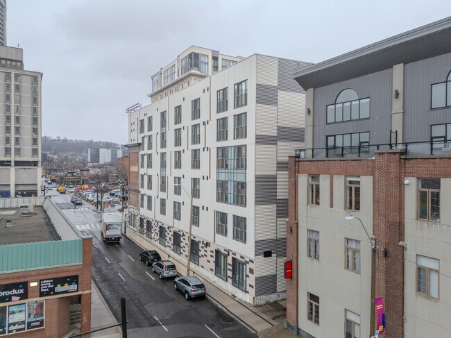 Norwich Apartments in Hamilton, ON - Building Photo - Building Photo