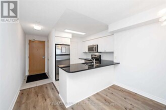 88-2688 Grangeway Ave in Toronto, ON - Building Photo - Building Photo
