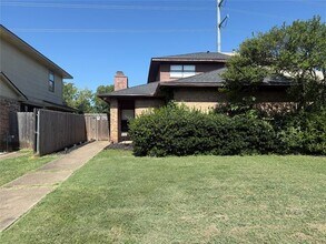 13327 Daystrom Ct in Dallas, TX - Building Photo - Building Photo