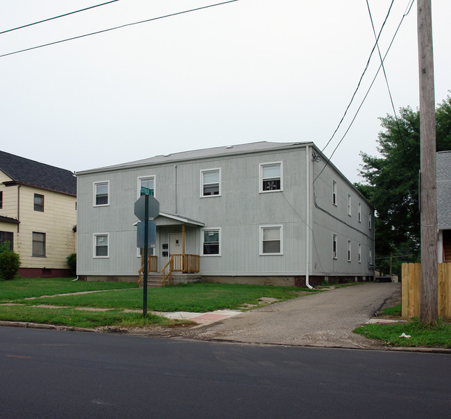 1002 Walnut Ave NE in Canton, OH - Building Photo - Building Photo