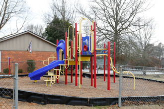 Woodhill Apartments in Lincolnton, NC - Building Photo - Building Photo