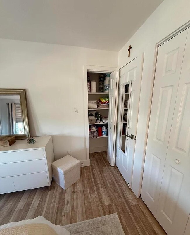 property at 1000 Clove Rd