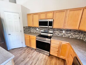 Beautiful 3 bed 2.5 Bath Home in East Loveland, CO! in Loveland, CO - Building Photo - Building Photo
