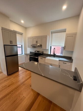 40 St Botolph St in Boston, MA - Building Photo - Building Photo