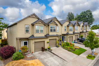 Kelly Creek Estate Townhomes # 2 in Gresham, OR - Building Photo - Primary Photo