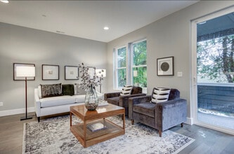 6049 NE Flanders St, Unit 6049 in Portland, OR - Building Photo - Building Photo
