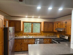 5427 Wild Mountain Dr in Anchorage, AK - Building Photo - Building Photo