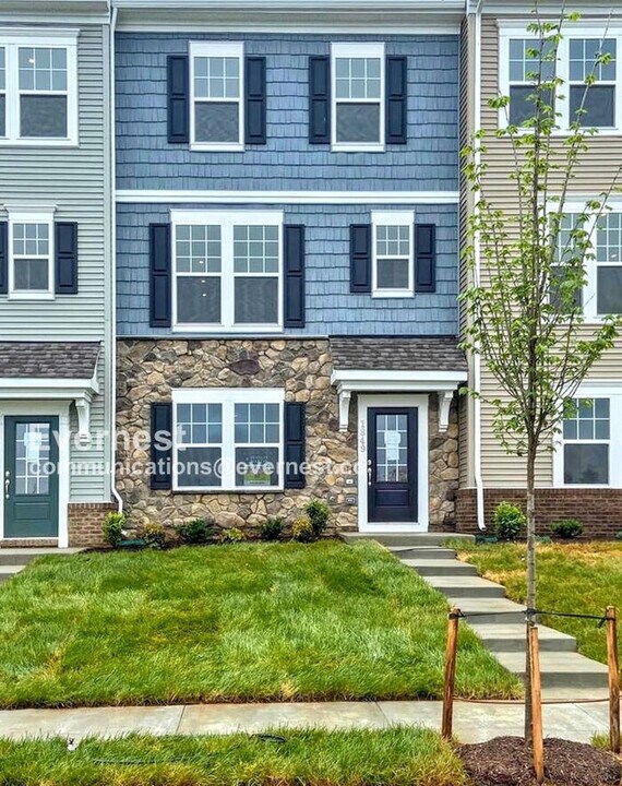 1849 Sag Harbor Ln in Fredericksburg, VA - Building Photo