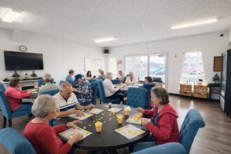Reflections at Barbara Ann in North Hollywood, CA - Foto de edificio - Building Photo