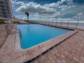 111 S Atlantic Ave in Ormond Beach, FL - Building Photo - Building Photo