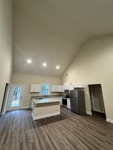3845 Honeysuckle Rd in Gainesville, GA - Building Photo - Building Photo