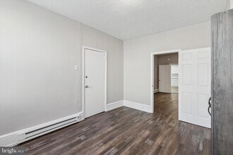 326 E Airy St in Norristown, PA - Building Photo - Building Photo