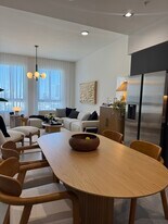2157 NW Miami Ct, Unit 811 in Miami, FL - Building Photo